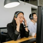 woman with dry eyes in front of computer